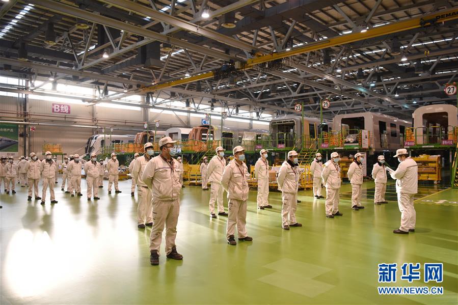 （圖文互動(dòng)）（7）吃粉擼串，商圈&ldquo;打卡&rdquo;，動(dòng)車出廠&mdash;&mdash;湖南&ldquo;標(biāo)簽&rdquo;復(fù)蘇記