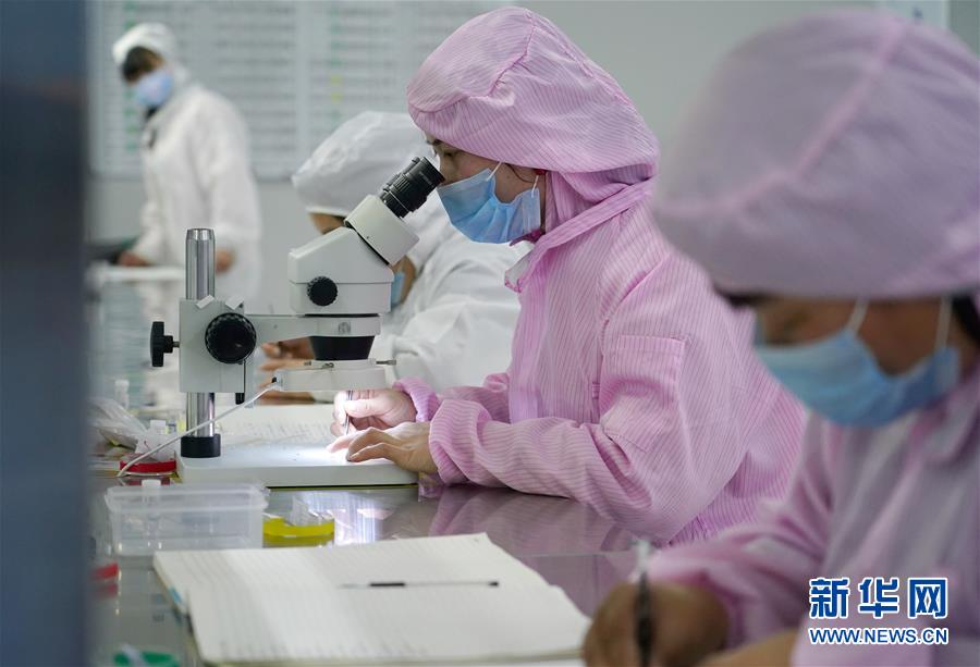 （決戰(zhàn)決勝脫貧攻堅&middot;圖文互動）（2）秦巴山區(qū)：戰(zhàn)疫戰(zhàn)貧，兩場仗都要打贏