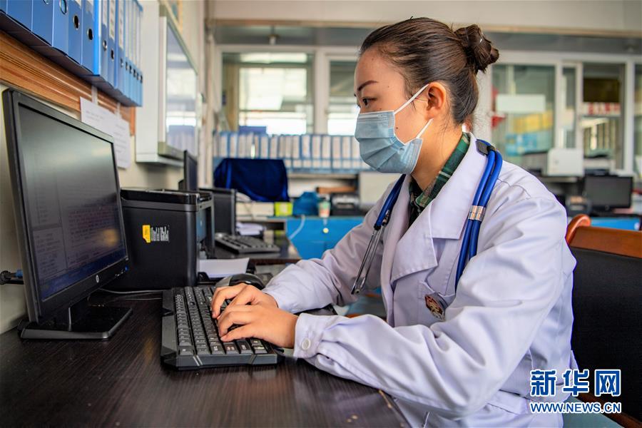 (新華全媒頭條·圖文互動(dòng))(10)血脈同心 共盼春來——疫情阻擊戰(zhàn)中的雪域故事