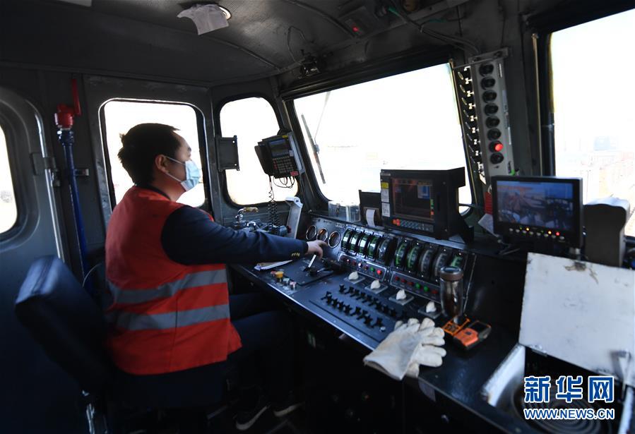 （抓好經(jīng)濟(jì)發(fā)展　應(yīng)對(duì)復(fù)雜局面&middot;圖文互動(dòng)）（5）&ldquo;我們的訂單正回流&rdquo;&mdash;&mdash;江西外貿(mào)企業(yè)復(fù)工復(fù)產(chǎn)見聞