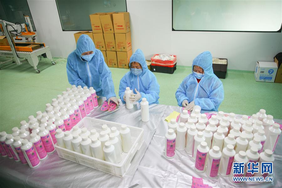 （新華全媒頭條&middot;圖文互動(dòng)）（11）分秒必爭(zhēng)，打好醫(yī)療物資保障戰(zhàn)！&mdash;&mdash;全國(guó)全力保障醫(yī)療物資供應(yīng)