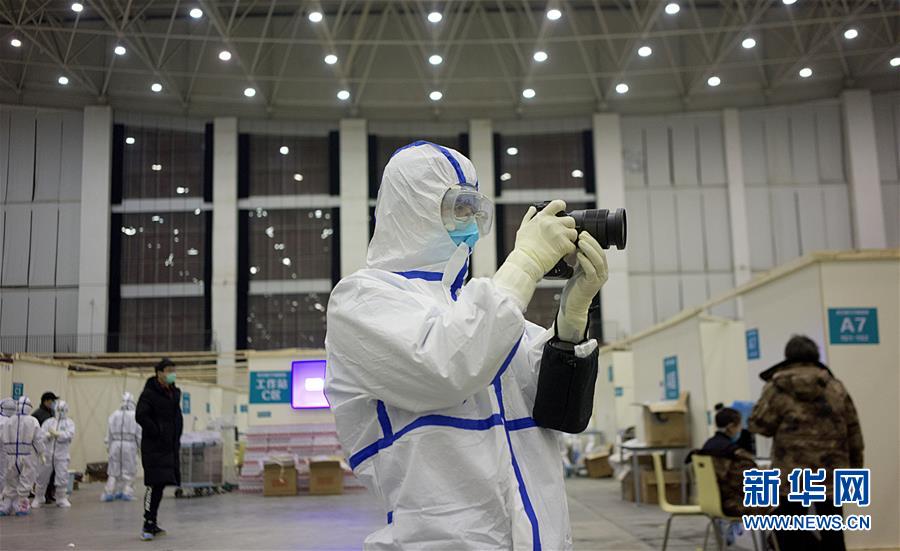 （一線抗疫群英譜&middot;特稿&middot;圖文互動）（4）不畏艱險，深入一線&mdash;&mdash;&ldquo;武漢保衛(wèi)戰(zhàn)&rdquo;一線新聞工作者素描