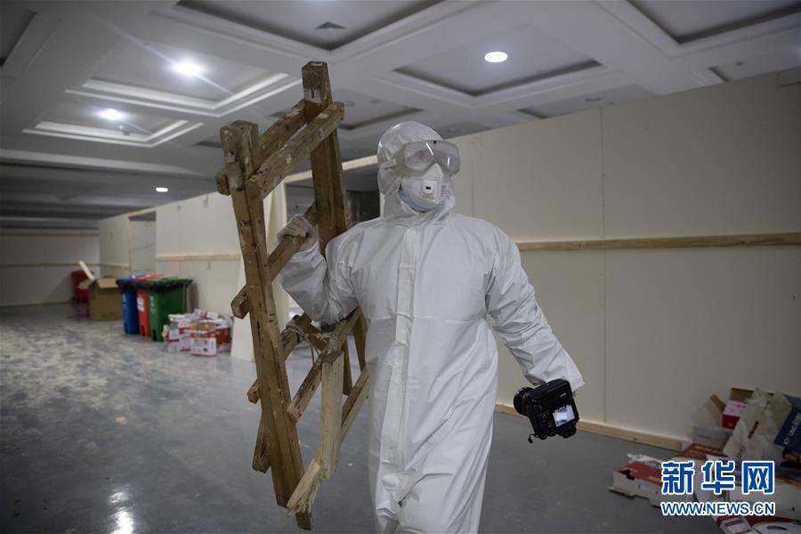 （一線抗疫群英譜&middot;特稿&middot;圖文互動）（5）不畏艱險，深入一線&mdash;&mdash;&ldquo;武漢保衛(wèi)戰(zhàn)&rdquo;一線新聞工作者素描