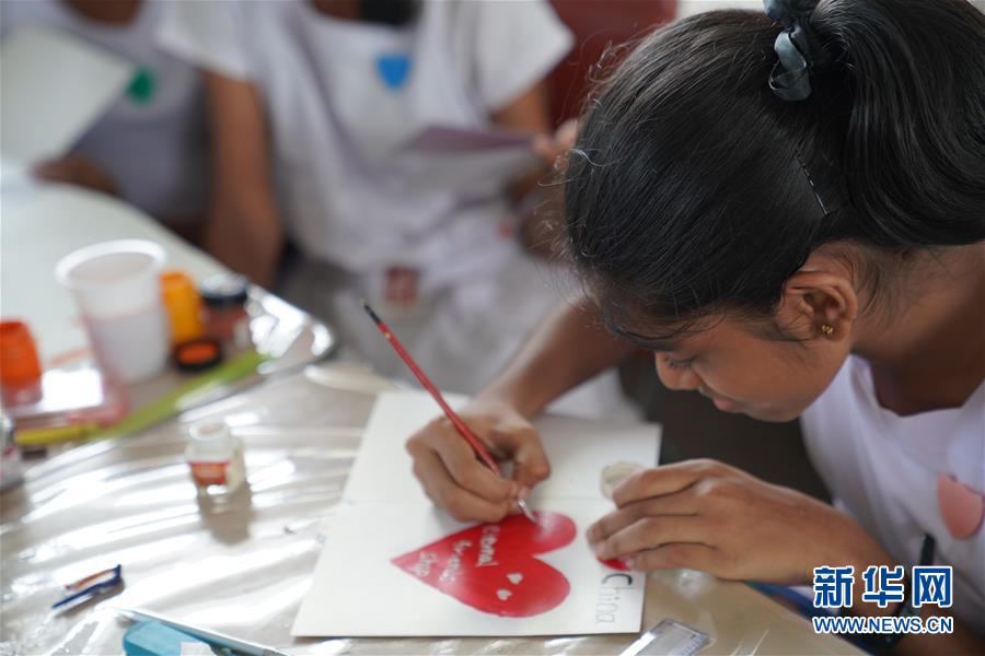 （國(guó)際&middot;圖文互動(dòng)）（1）通訊：&ldquo;愛(ài)心是我們抗擊疾病最強(qiáng)的力量&rdquo;&mdash;&mdash;記斯里蘭卡德薇女子學(xué)校師生收到彭麗媛復(fù)信