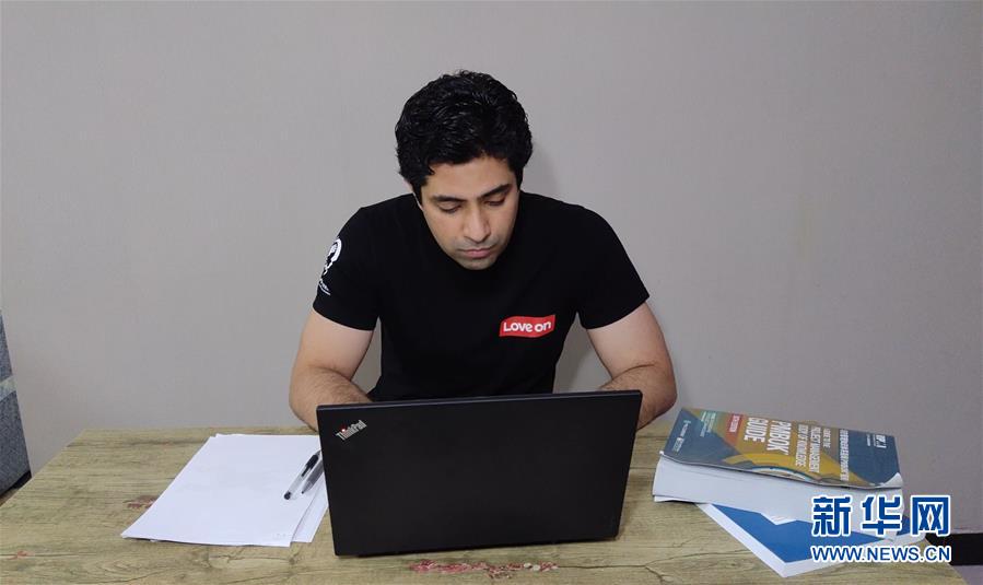 （新華全媒頭條&middot;圖文互動）（12）武漢24小時(shí)