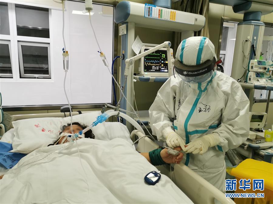 （一線抗疫群英譜&middot;圖文互動）（2）生命之光，溫暖&ldquo;無面之交&rdquo;&mdash;&mdash;記抗疫一線重癥監(jiān)護室90后護士金鈺 