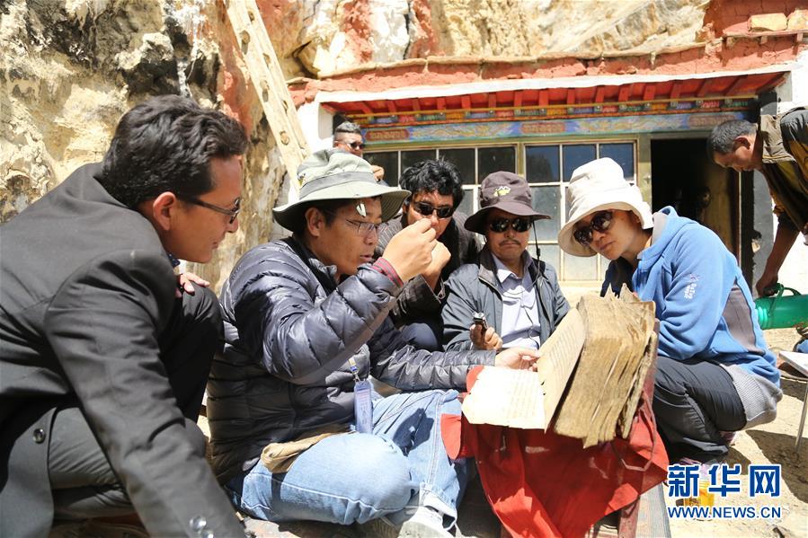 （圖文互動）（2）西藏古籍文獻(xiàn)數(shù)字化提速 大批珍貴藏文古籍近期實(shí)現(xiàn)&ldquo;云閱讀&rdquo;