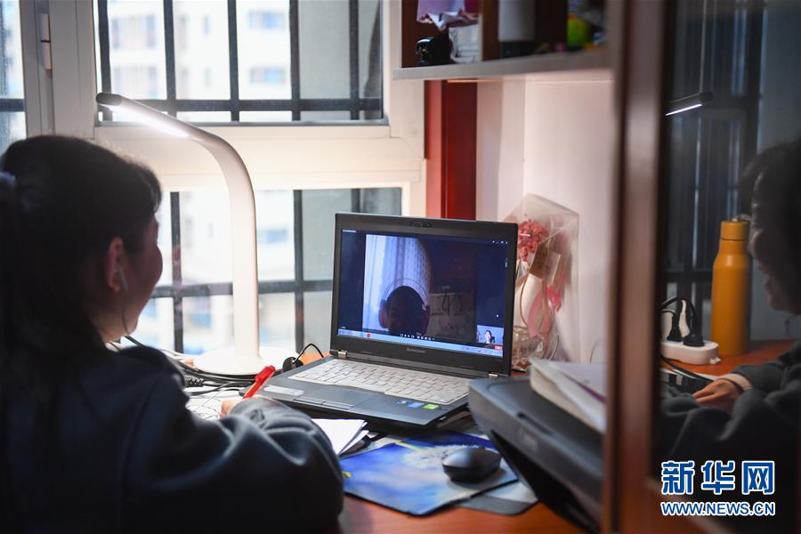 （新華全媒頭條&middot;圖文互動）（10）守護天使 同心戰(zhàn)&ldquo;疫&rdquo;&mdash;&mdash;各地多措并舉關(guān)愛一線醫(yī)務(wù)人員掃描