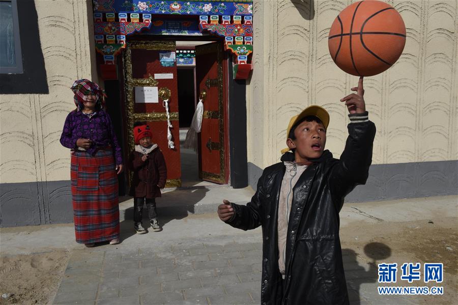 (新華全媒頭條·圖文互動(dòng))(10)跨越半個(gè)世紀(jì)的生命遷徙——西藏極高海拔生態(tài)搬遷破解人與自然共生難題