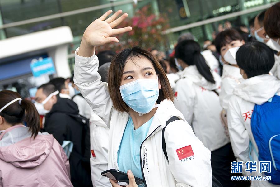 （新華全媒頭條&middot;圖文互動(dòng)）（4）最美逆行者，武漢永遠(yuǎn)記得你！&mdash;&mdash;首批援鄂醫(yī)療隊(duì)返程紀(jì)實(shí)