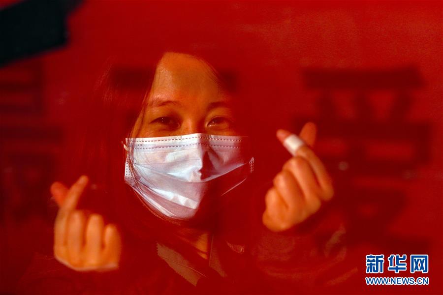 （新華全媒頭條&middot;圖文互動(dòng)）（5）最美逆行者，武漢永遠(yuǎn)記得你！&mdash;&mdash;首批援鄂醫(yī)療隊(duì)返程紀(jì)實(shí)