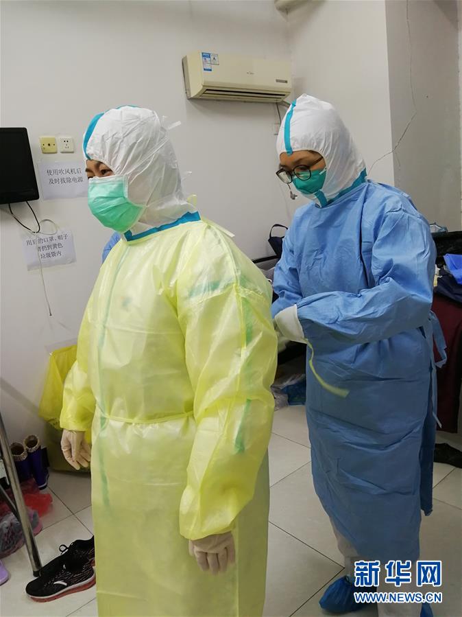 （一線抗疫群英譜&middot;圖文互動(dòng)）（1）在武漢，我為白衣戰(zhàn)士&ldquo;鑄起鎧甲&rdquo;&mdash;&mdash;記天津市腫瘤醫(yī)院醫(yī)師路佳