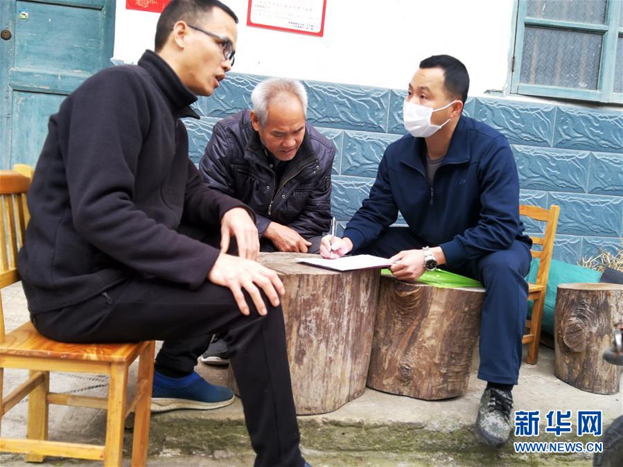 （習(xí)近平致敬的戰(zhàn)&ldquo;疫&rdquo;英雄&middot;下沉干部篇&middot;圖文互動）（6）他們，挺身而出守防線