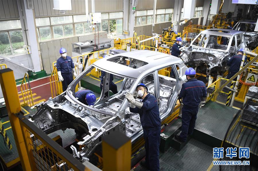 （在習(xí)近平新時代中國特色社會主義思想指引下&mdash;&mdash;新時代新作為新篇章&middot;習(xí)近平總書記關(guān)切事&middot;圖文互動）（2）化&ldquo;危&rdquo;為&ldquo;機(jī)&rdquo;　念好&ldquo;新&rdquo;字訣&mdash;&mdash;各地產(chǎn)業(yè)發(fā)展&ldquo;新&rdquo;動向掃描