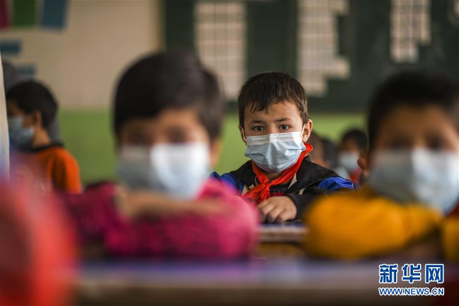 （決戰(zhàn)決勝脫貧攻堅&middot;圖文互動）（14）決戰(zhàn)昆侖&mdash;&mdash;新疆聚焦10個未摘帽縣展開深度貧困攻堅戰(zhàn) 