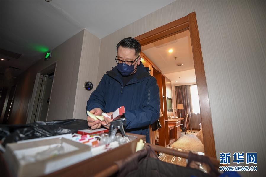 （一線(xiàn)抗疫群英譜&middot;圖文互動(dòng)）（2）服務(wù)白衣天使的&ldquo;管家&rdquo;艾厚宇