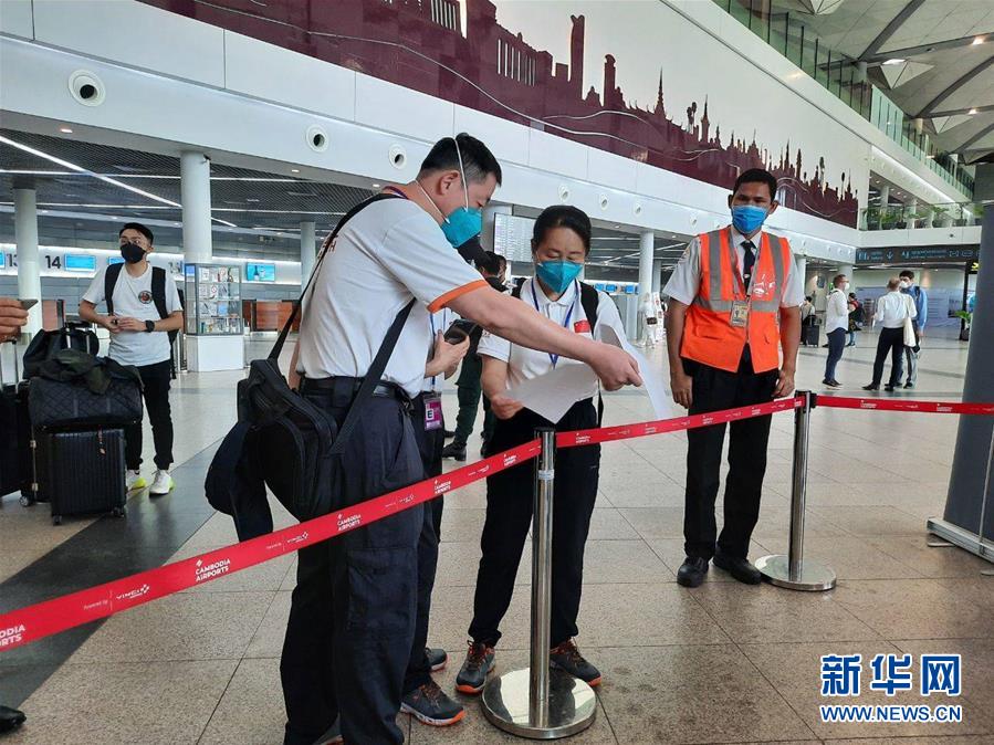 （國際疫情&middot;圖文互動）（1）&ldquo;工作忙碌又細致，經(jīng)驗豐富又專業(yè)&rdquo;&mdash;&mdash;一名柬埔寨青年眼中的中國援柬抗疫醫(yī)療專家組