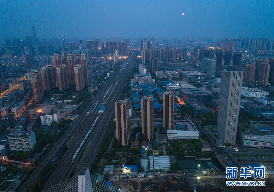 （新華全媒頭條&middot;圖文互動(dòng)）（4）武漢重啟，不負(fù)春天&mdash;&mdash;寫在武漢&ldquo;解封&rdquo;之際