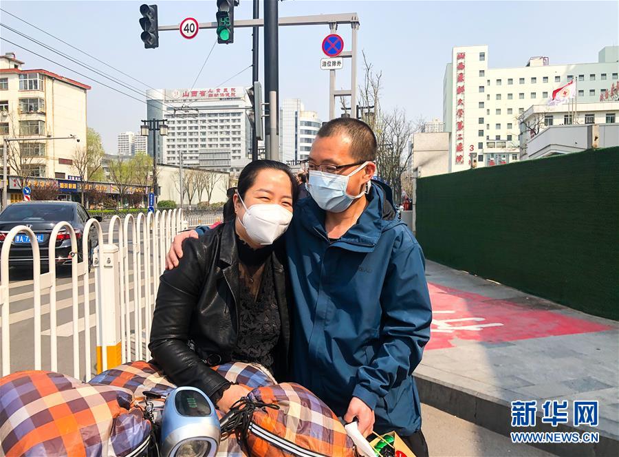 （一線抗疫群英譜&middot;圖文互動）（1）護師張永剛：換一個&ldquo;戰(zhàn)場&rdquo;去戰(zhàn)斗