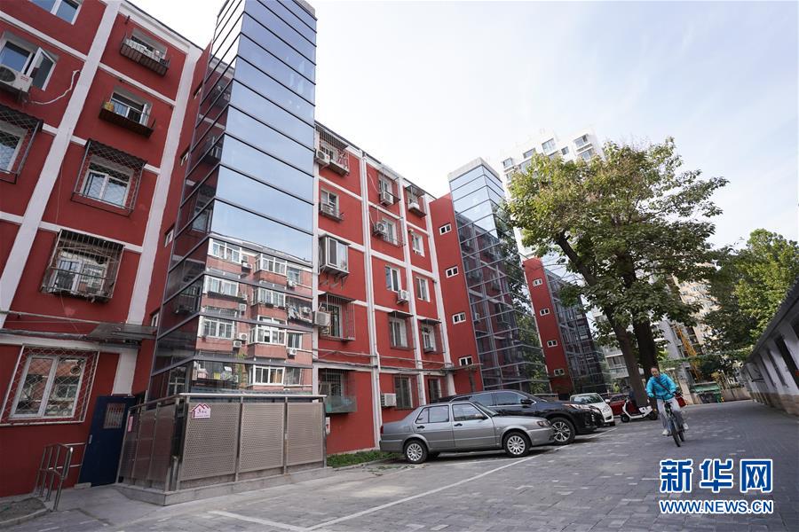 （新華全媒頭條&middot;圖文互動(dòng)）（1）88級(jí)臺(tái)階，終于不再是座&ldquo;山&rdquo;？&mdash;&mdash;北京老舊小區(qū)加裝電梯現(xiàn)狀調(diào)查