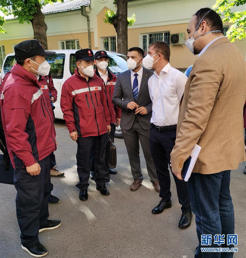 (國(guó)際疫情·圖文互動(dòng))(3)特寫(xiě):中國(guó)女婿“逆行”協(xié)助抗疫