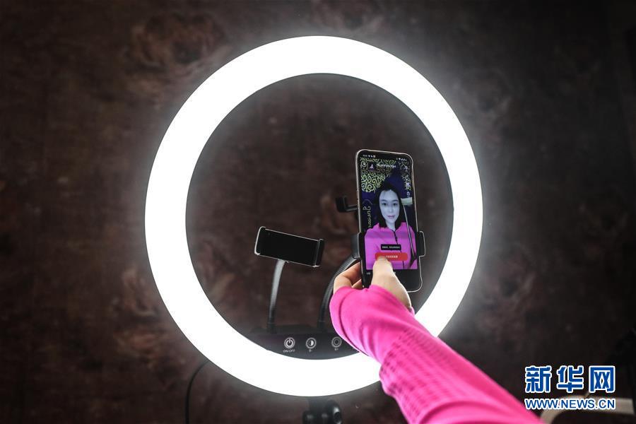 （在習(xí)近平新時代中國特色社會主義思想指引下&mdash;&mdash;新時代新作為新篇章&middot;習(xí)近平總書記關(guān)切事&middot;圖文互動）（3）打開生活的正確方式：更衛(wèi)生、更健康！