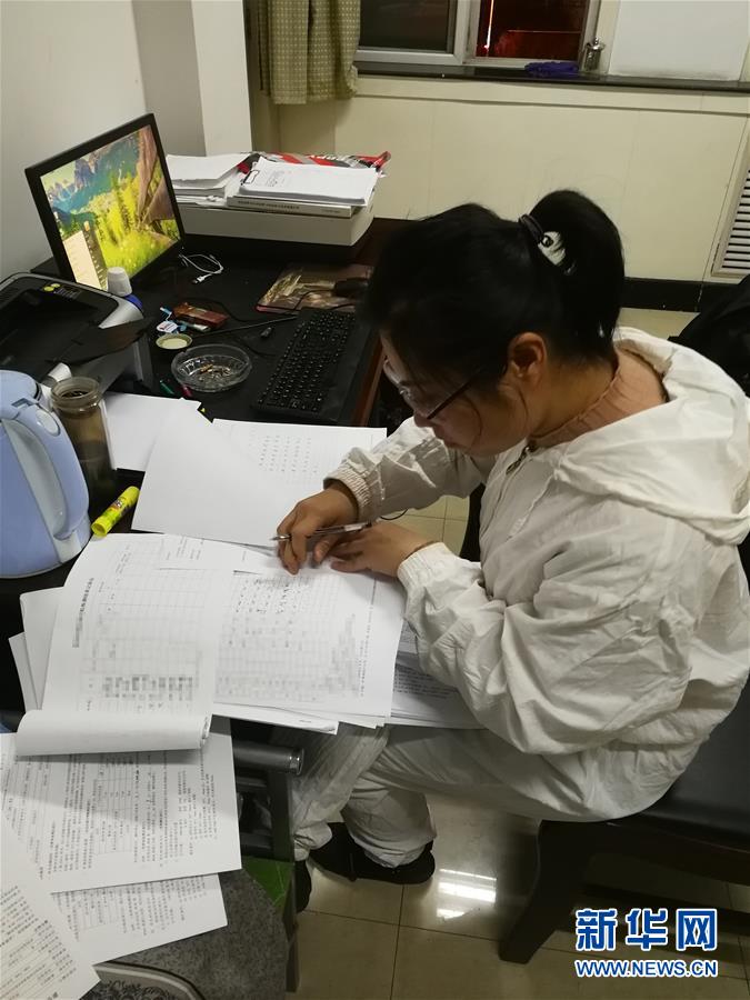 （一線抗疫群英譜&middot;圖文互動(dòng)）（1）山西檢測員伉儷：疫情不退，決不放松