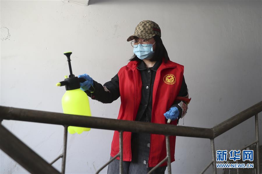 （新華全媒頭條&middot;圖文互動）（11）戰(zhàn)斗在防疫最前沿&mdash;&mdash;來自&ldquo;五一&rdquo;國際勞動節(jié)的致敬