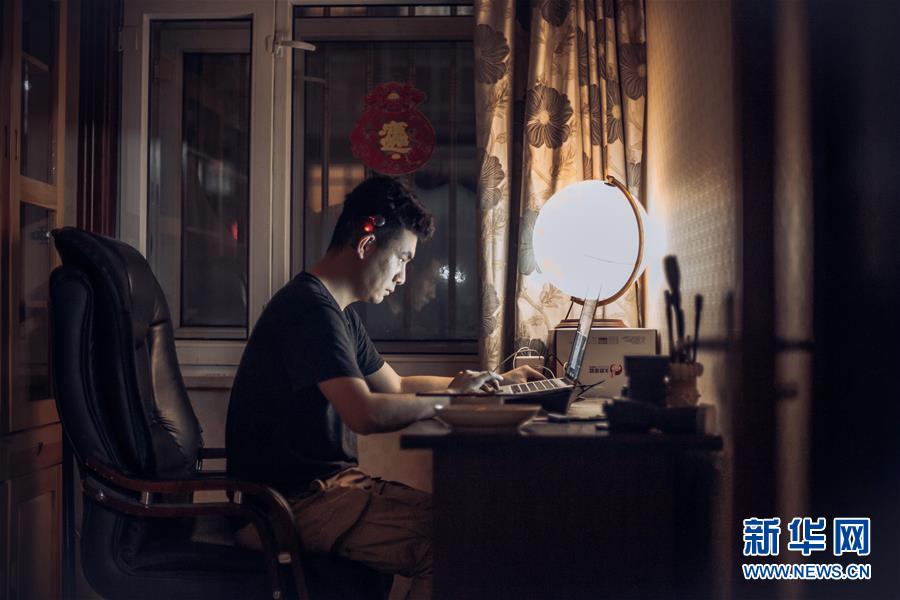 （在習(xí)近平新時(shí)代中國(guó)特色社會(huì)主義思想指引下&mdash;&mdash;新時(shí)代新作為新篇章&middot;習(xí)近平總書(shū)記關(guān)切事&middot;圖文互動(dòng)）（5）增強(qiáng)困難群眾對(duì)疫情影響的抵抗力