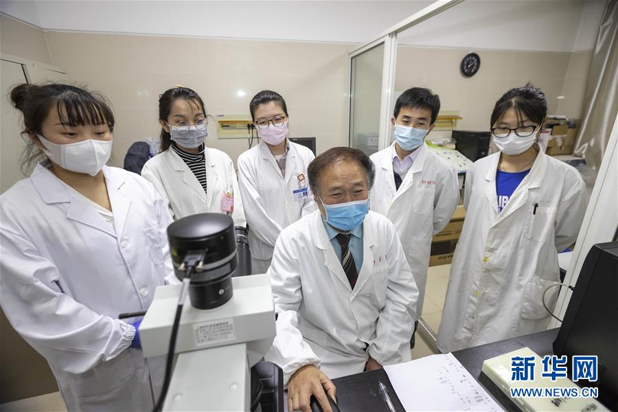 （代表委員履職&middot;圖文互動(dòng)）（1）&ldquo;履職與行醫(yī)，都要精益求精&rdquo;&mdash;&mdash;全國(guó)政協(xié)委員吳煥淦履職記