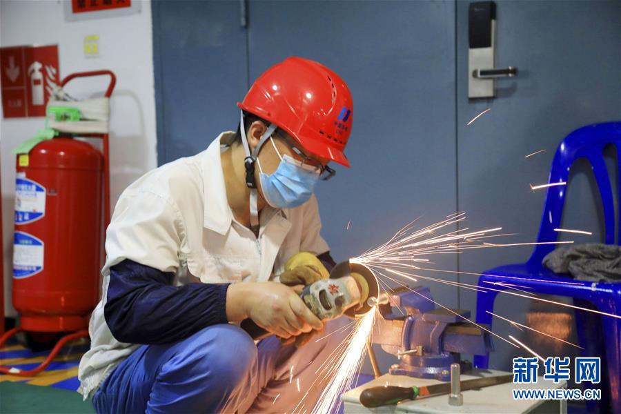 （全球抗疫進行時&middot;圖文互動）（3）通訊：額勒賽水電站為疫情下的柬埔寨提供發(fā)展動力