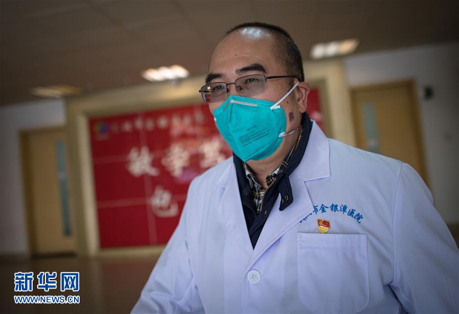 （在習(xí)近平新時代中國特色社會主義思想指引下&mdash;&mdash;新時代新作為新篇章&middot;習(xí)近平總書記關(guān)切事&middot;圖文互動）（3）錘煉意志　輕裝上陣&mdash;&mdash;黨員干部在一線磨礪閃光故事