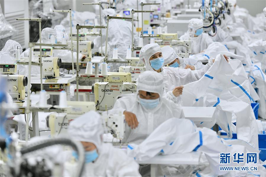 （新華全媒頭條&middot;圖文互動）（10）風(fēng)雨無阻向前進(jìn)&mdash;&mdash;寫在全國疫情防控阻擊戰(zhàn)取得重大戰(zhàn)略成果之際