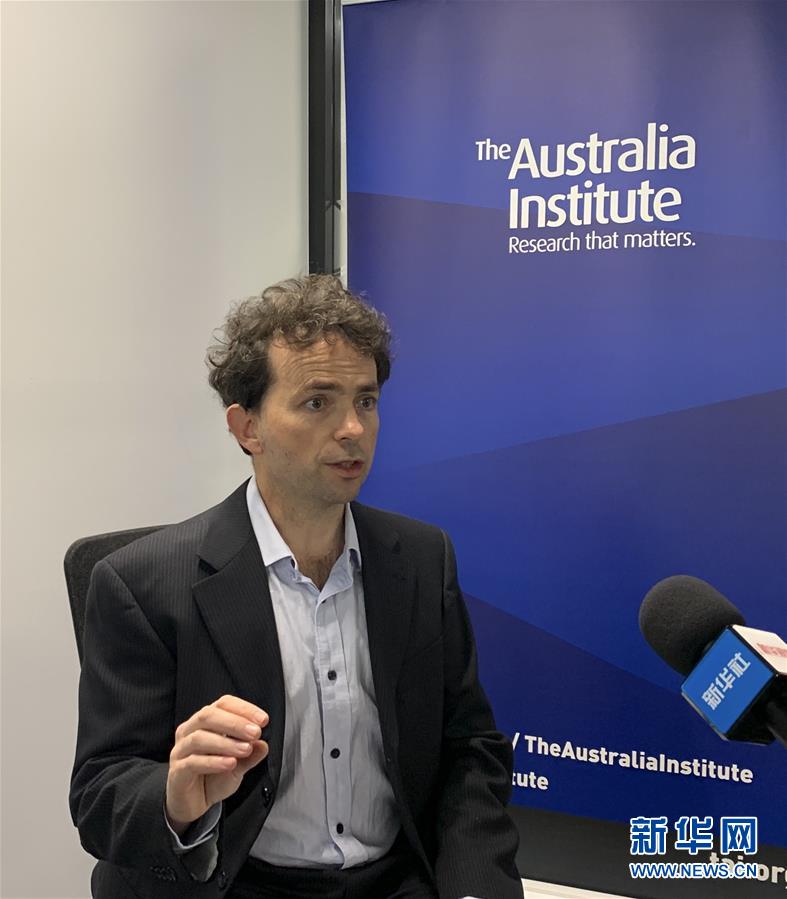 (國際疫情·圖文互動(dòng))專訪:污蔑中國不利于應(yīng)對疫情 各國應(yīng)合作提升“數(shù)字素養(yǎng)”——訪揭露新冠謠言的澳大利亞研究人員羅德·坎貝爾