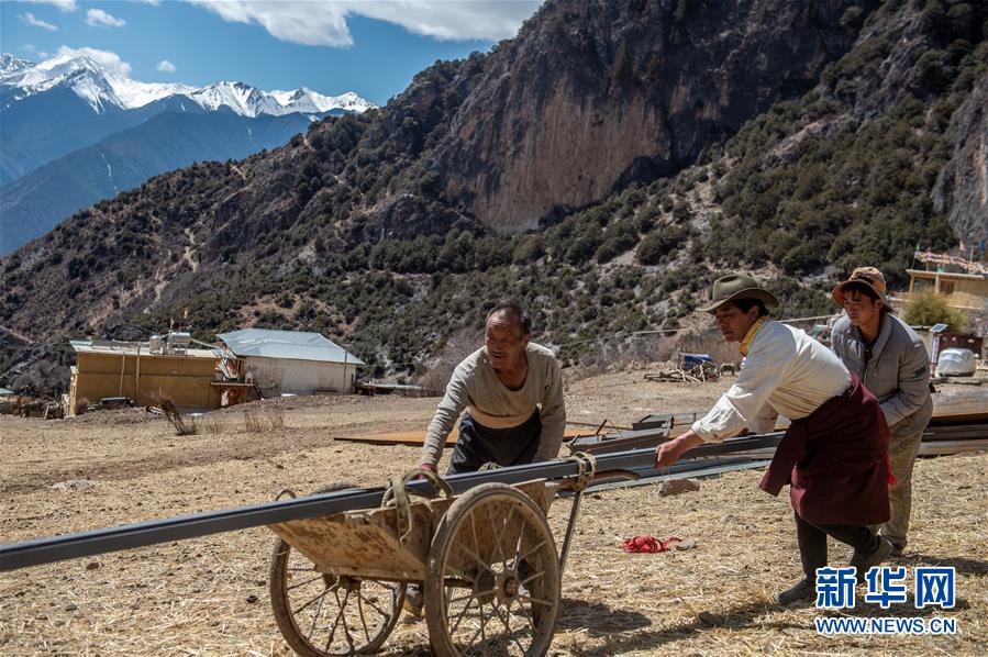 （決戰(zhàn)決勝脫貧攻堅&middot;聚焦三區(qū)三州&middot;圖文互動）（2）拓展新天地&mdash;&mdash;云南迪慶藏區(qū)&ldquo;新產業(yè)&rdquo;掠影