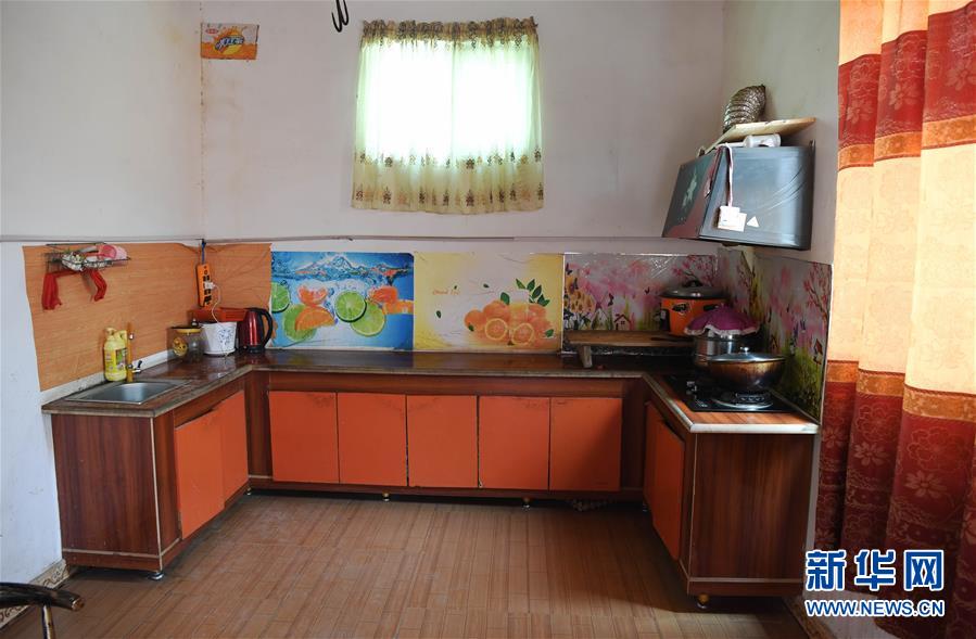 （決戰(zhàn)決勝脫貧攻堅(jiān)&middot;聚焦三區(qū)三州&middot;圖文互動）（5）安居房里的新物件