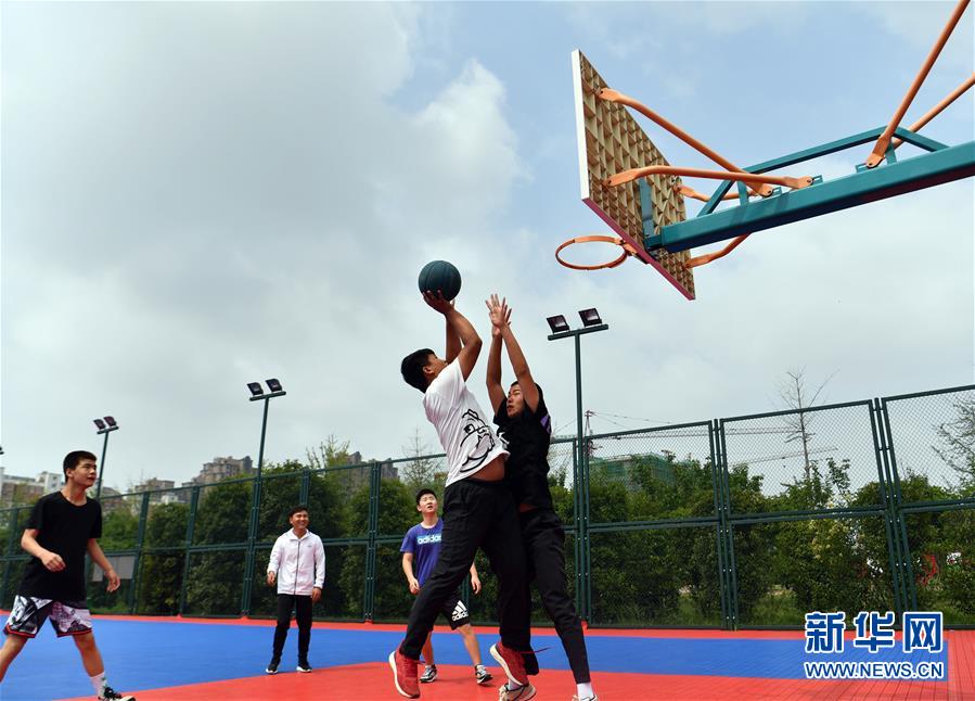 (走向我們的小康生活·圖文互動(dòng))(7)15分鐘“圈”出美好生活