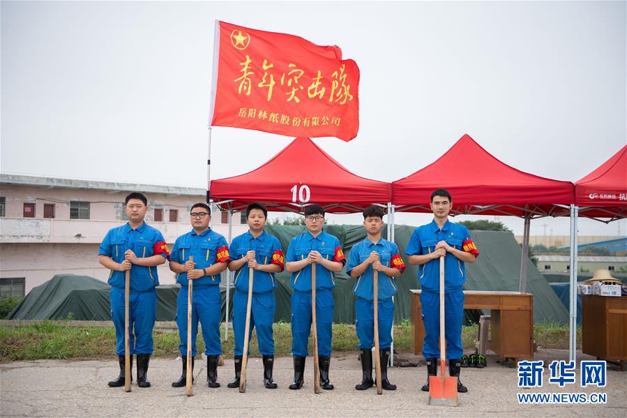 （防汛抗洪&middot;圖文互動(dòng)）（8）在大堤上成長(zhǎng)，為人民守護(hù)&mdash;&mdash;洪水中的青年&ldquo;生力軍&rdquo;