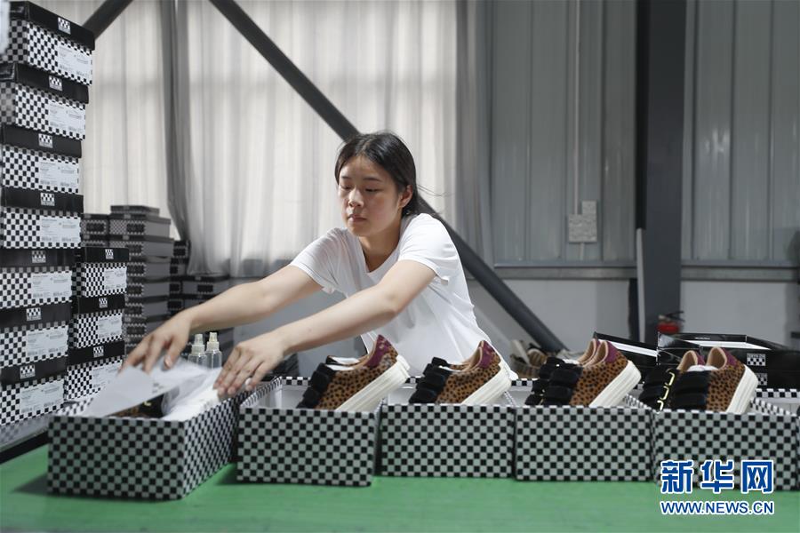 （落實(shí)&ldquo;六穩(wěn)&rdquo;&ldquo;六保&rdquo;一線見聞&middot;圖文互動(dòng)）（3）&ldquo;不讓一名貧困勞動(dòng)力失業(yè)！&rdquo;&mdash;&mdash;三峽庫區(qū)穩(wěn)就業(yè)見聞