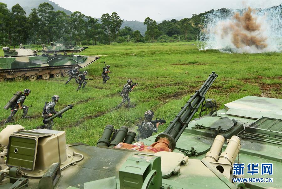 （圖文互動）（1）戰(zhàn)旗獵獵鑄忠魂&mdash;&mdash;陸軍第74集團(tuán)軍某旅&ldquo;硬骨頭六連&rdquo;鍛造全面過硬連隊紀(jì)實