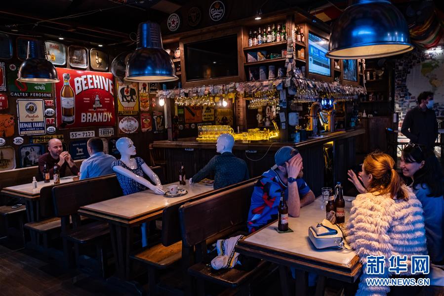 （國(guó)際&middot;圖文互動(dòng)）（14）特稿：穿越寒暑 無(wú)問(wèn)西東&mdash;&mdash;寫(xiě)在新冠疫情構(gòu)成&ldquo;國(guó)際關(guān)注的突發(fā)公共衛(wèi)生事件&rdquo;半年之際