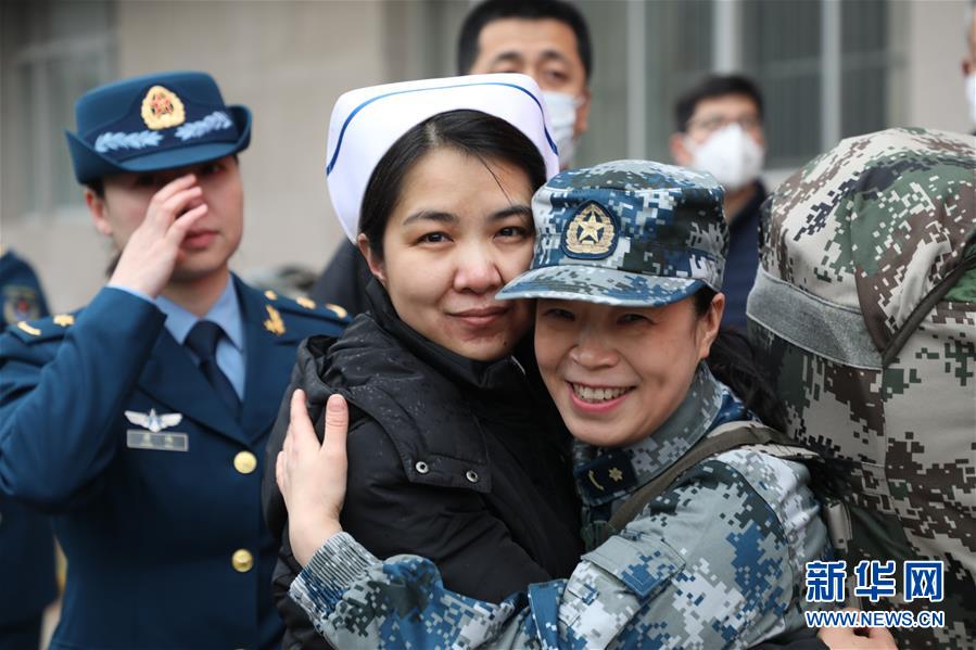 （圖文互動）（1）&ldquo;白衣戰(zhàn)士&rdquo;在沖鋒&mdash;&mdash;記&ldquo;最美新時代革命軍人&rdquo;仲月霞