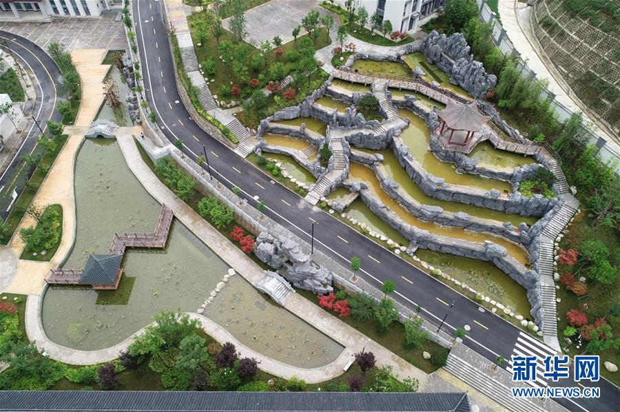 （新華視點&middot;圖文互動）（2）學校建漂亮點本無錯，為何這所&ldquo;豪華中學&rdquo;讓人困惑？