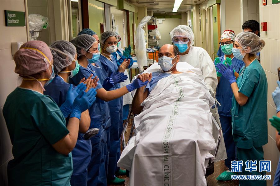 (新華全媒頭條·圖文互動(dòng))(8)世界抗疫之戰(zhàn)的啟示——寫在2020年全球新冠確診病例達(dá)2020萬(wàn)之際