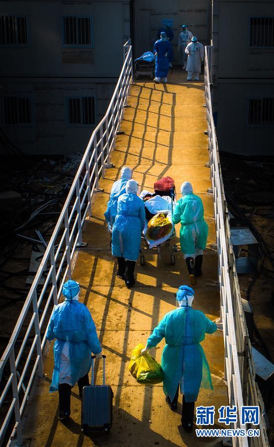 （新華全媒頭條&middot;圖文互動(dòng)）（10）以仁心仁術(shù)造福人民&mdash;&mdash;寫在第三個(gè)中國(guó)醫(yī)師節(jié)之際