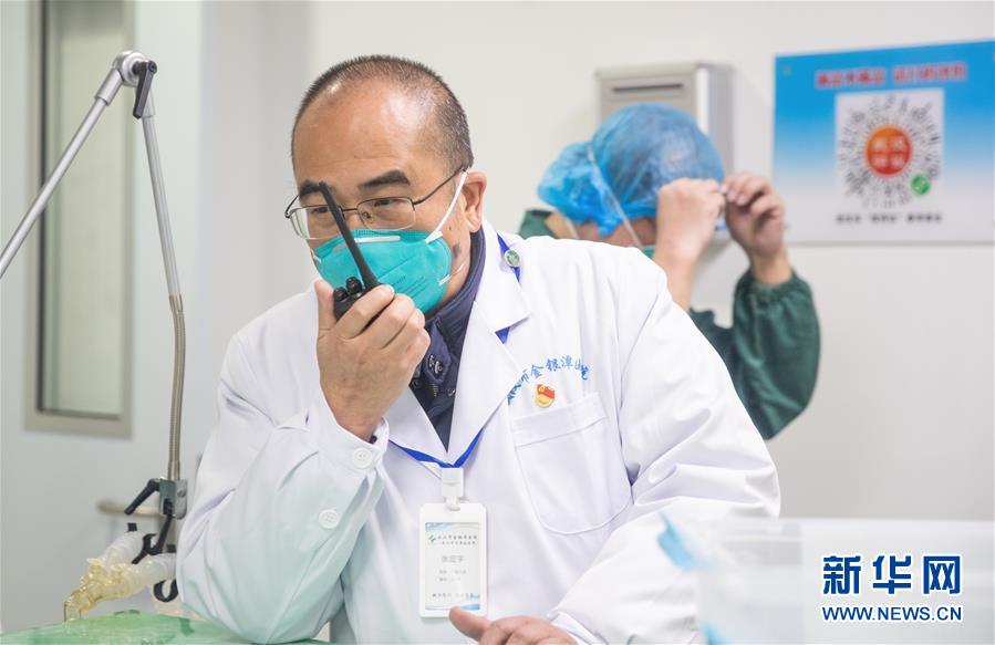 #（新華全媒頭條&middot;圖文互動(dòng)）（3）以仁心仁術(shù)造福人民&mdash;&mdash;寫在第三個(gè)中國(guó)醫(yī)師節(jié)之際