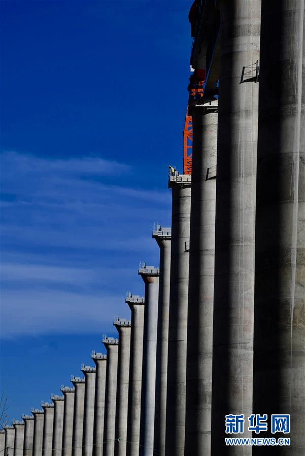 （新華全媒頭條&middot;圖文互動）（11）闊步走在新時代康莊大道上&mdash;&mdash;以習近平同志為核心的黨中央關(guān)心西藏工作紀實