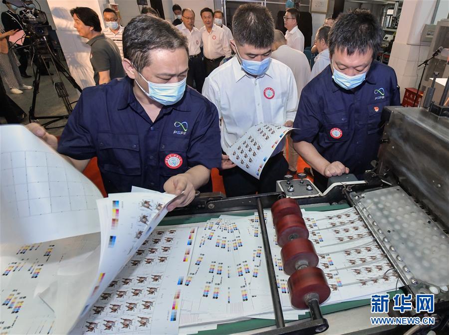 （民生直通車&middot;圖文互動）（1）揭秘生肖牛年郵票&mdash;&mdash;《辛丑年》特種郵票開機(jī)印刷