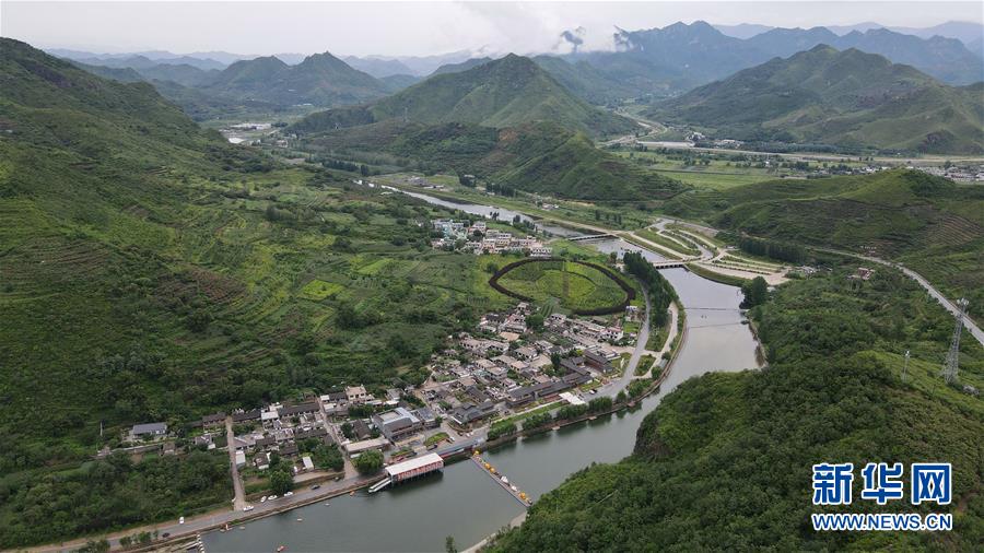 （新華全媒頭條&middot;走向我們的小康生活&middot;圖文互動(dòng)）（5）長(zhǎng)城腳下，小康村串成&ldquo;珍珠鏈&rdquo;