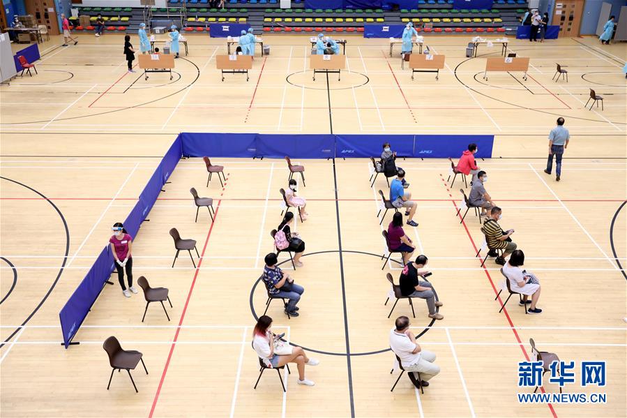 （圖文互動）（3）&ldquo;身為醫(yī)護(hù)人員一分子，應(yīng)該出來幫忙&rdquo;&mdash;&mdash;參與新冠病毒社區(qū)檢測的香港醫(yī)護(hù)人員速寫